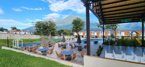 Casa Victoria, accommodation very close to Antigua with spectacular views!