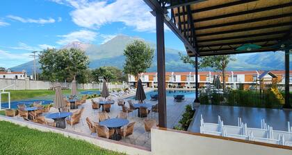 Casa Victoria, accommodation very close to Antigua with spectacular views!