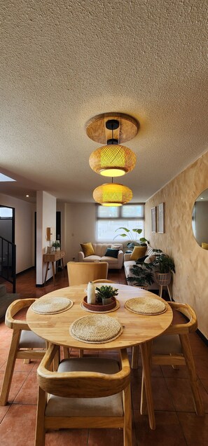 Interior - Casa Victoria, accommodation very close to Antigua with spectacular views! (Alotenango)