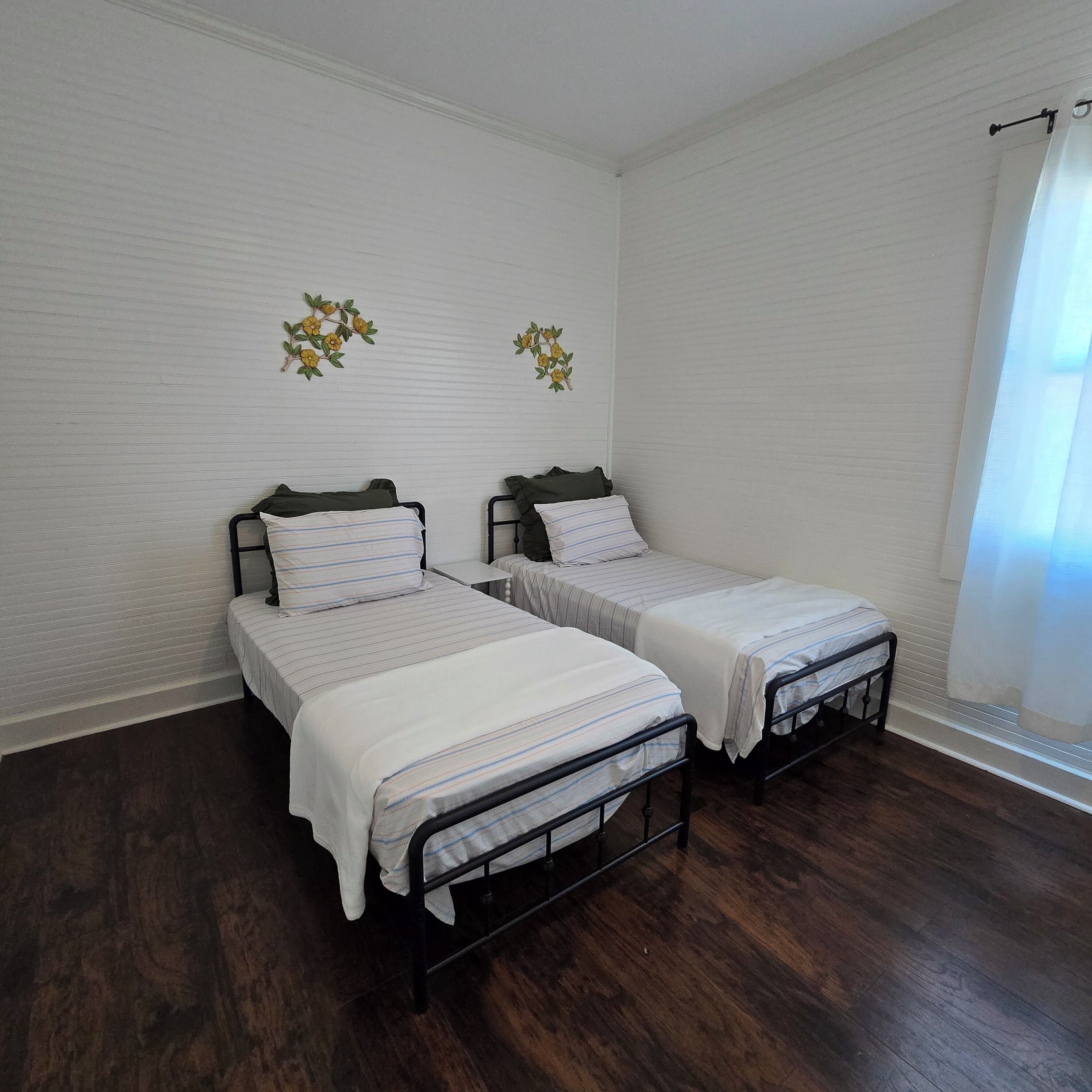 2 bedrooms, WiFi, bed sheets