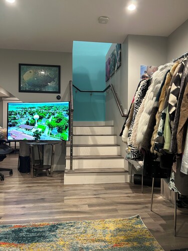 Sexy 2-story ADU in Santa Clara, only 5.5 miles to Levi Stadium for Super Bowl!