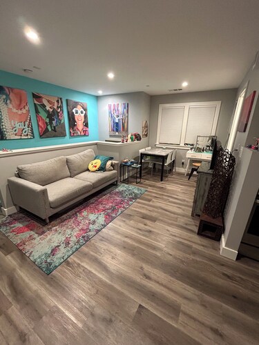 Sexy 2-story ADU in Santa Clara, only 5.5 miles to Levi Stadium for Super Bowl!