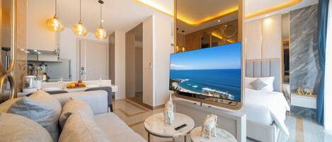 Apartment, 1 Bedroom, Smoking, Balcony | Living room