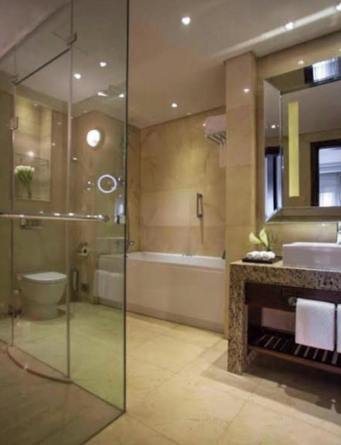 Handtücher, Seife, Toilettenpapier