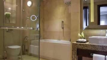 Handdukar, tvål och toalettpapper