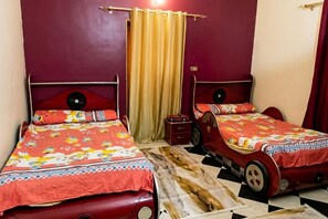 3 bedrooms, iron/ironing board, WiFi, wheelchair access