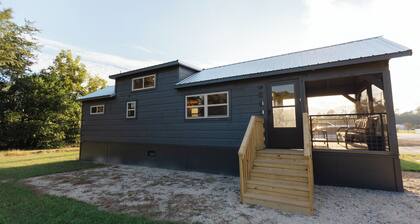 Cozy Tiny Home Cottage in a fantastic Aiken location - rare find