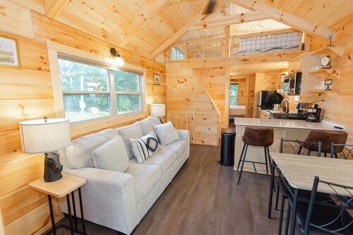 Cozy Tiny Home Cottage in a fantastic Aiken location - rare find