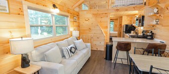 Cozy Tiny Home Cottage in a fantastic Aiken location - rare find
