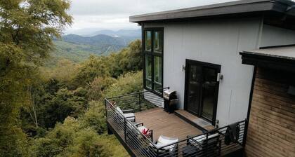 Private Luxe Mountain View Getaway