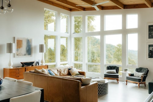 Private Luxe Mountain View Getaway