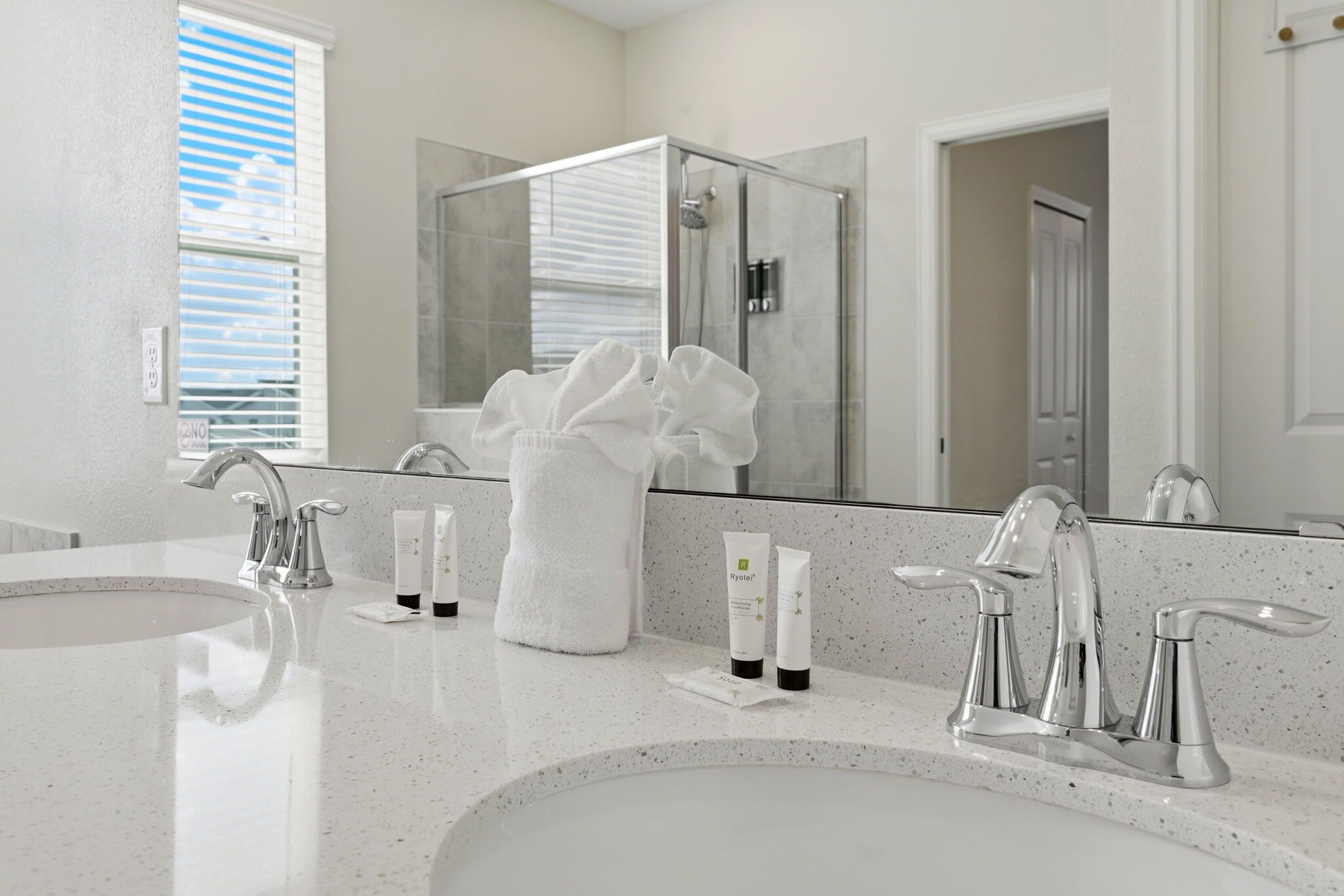 Shower, towels