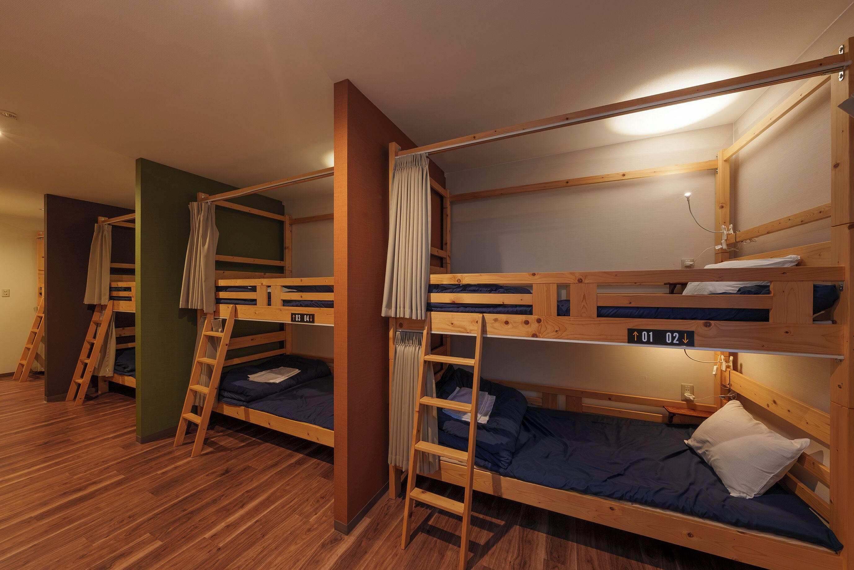 베이직 공용 도미토리 | 무료 WiFi