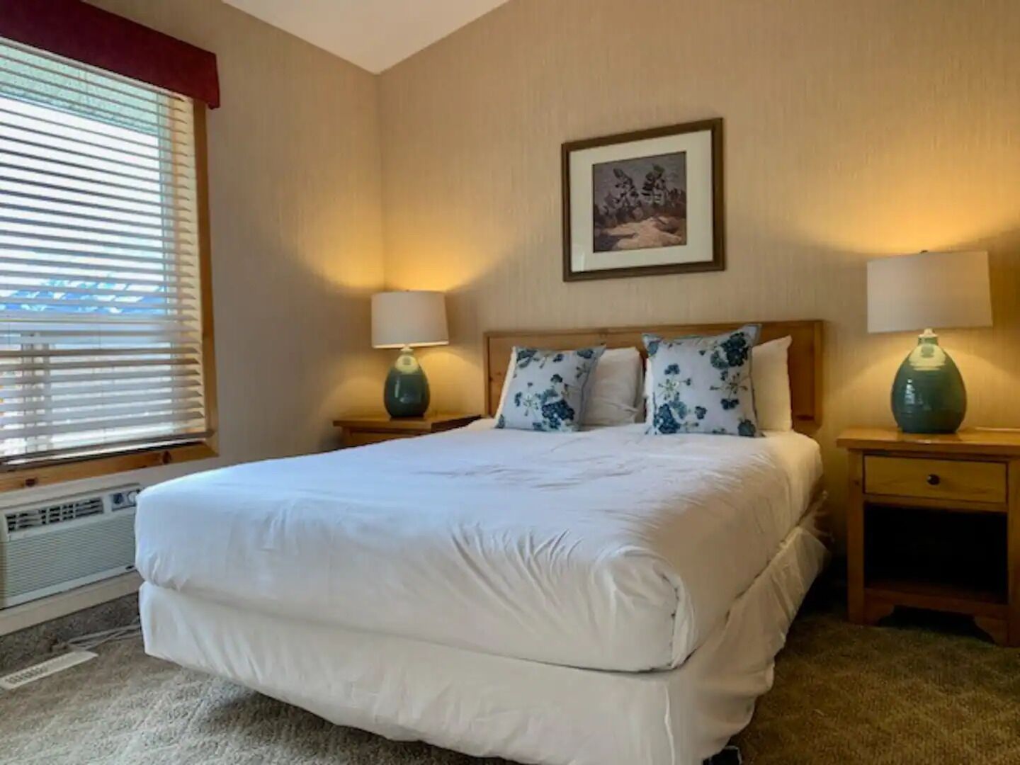 4 quartos, Wi-Fi de cortesia, roupa de cama