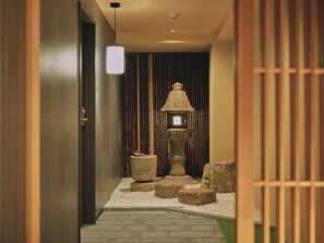 Building design - THE HOTEL GARAKU Kyoto Shijo (Kyoto)