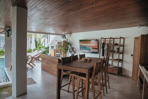 Outdoor dining - Suara Ombak Bali (Badung)