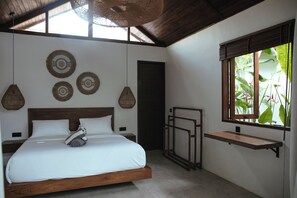 Laptop workspace, blackout curtains, iron/ironing board, free WiFi - Suara Ombak Bali (Pecatu)