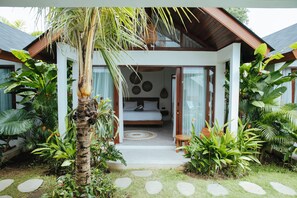 Deluxe Room, Pool View | Exterior - Suara Ombak Bali (Badung)