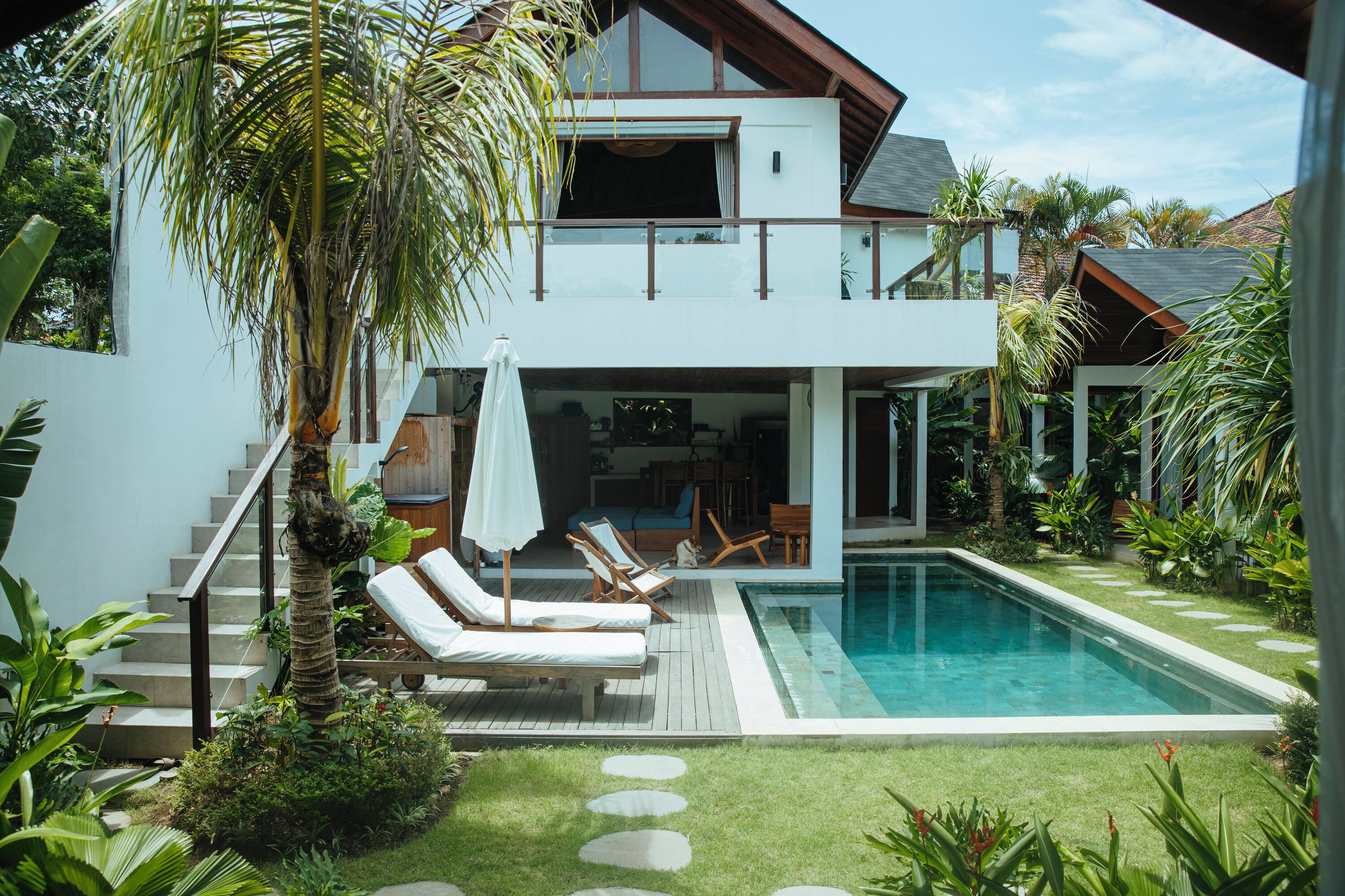 Außenpool, Liegestühle