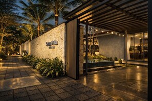 Property grounds - Sam Villa Riverside – Private Pool Villa Da Nang (Đà Nẵng)