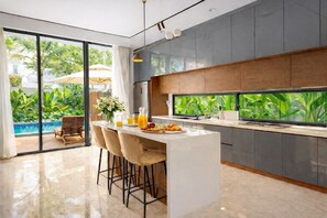 Private kitchen - Sam Villa Riverside – Private Pool Villa Da Nang (Đà Nẵng)