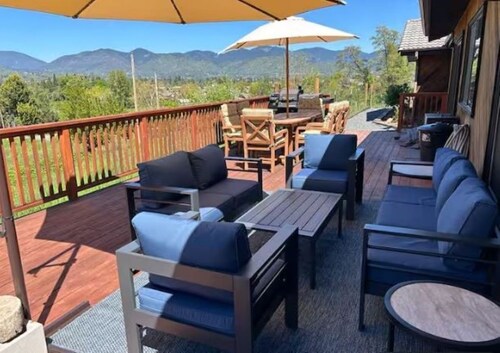 Country Living with Rogue Valley View