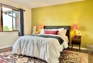 4 bedrooms, iron/ironing board, free WiFi, bed sheets