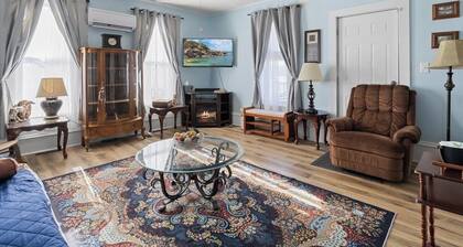 Pet-Friendly Historic 4BR Home in Illinois