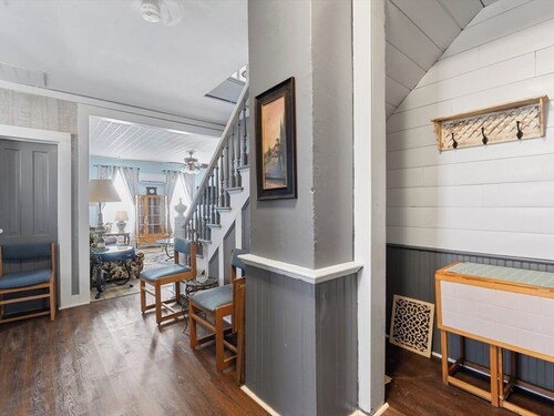 Pet-Friendly Historic 4BR Home in Illinois