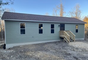 Exterior - NEW BUILD Enjoy Nature in this Private Cabin with Modern Amenities (Steelville)