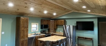 NEW BUILD Enjoy Nature in this Private Cabin with Modern Amenities