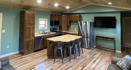 NEW BUILD Enjoy Nature in this Private Cabin with Modern Amenities