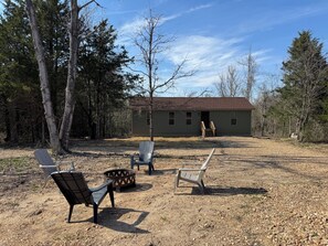Property grounds - Lucky Clover Cabin-Private Getaway 10 minutes from I-44 and Close to Floating (Steelville)