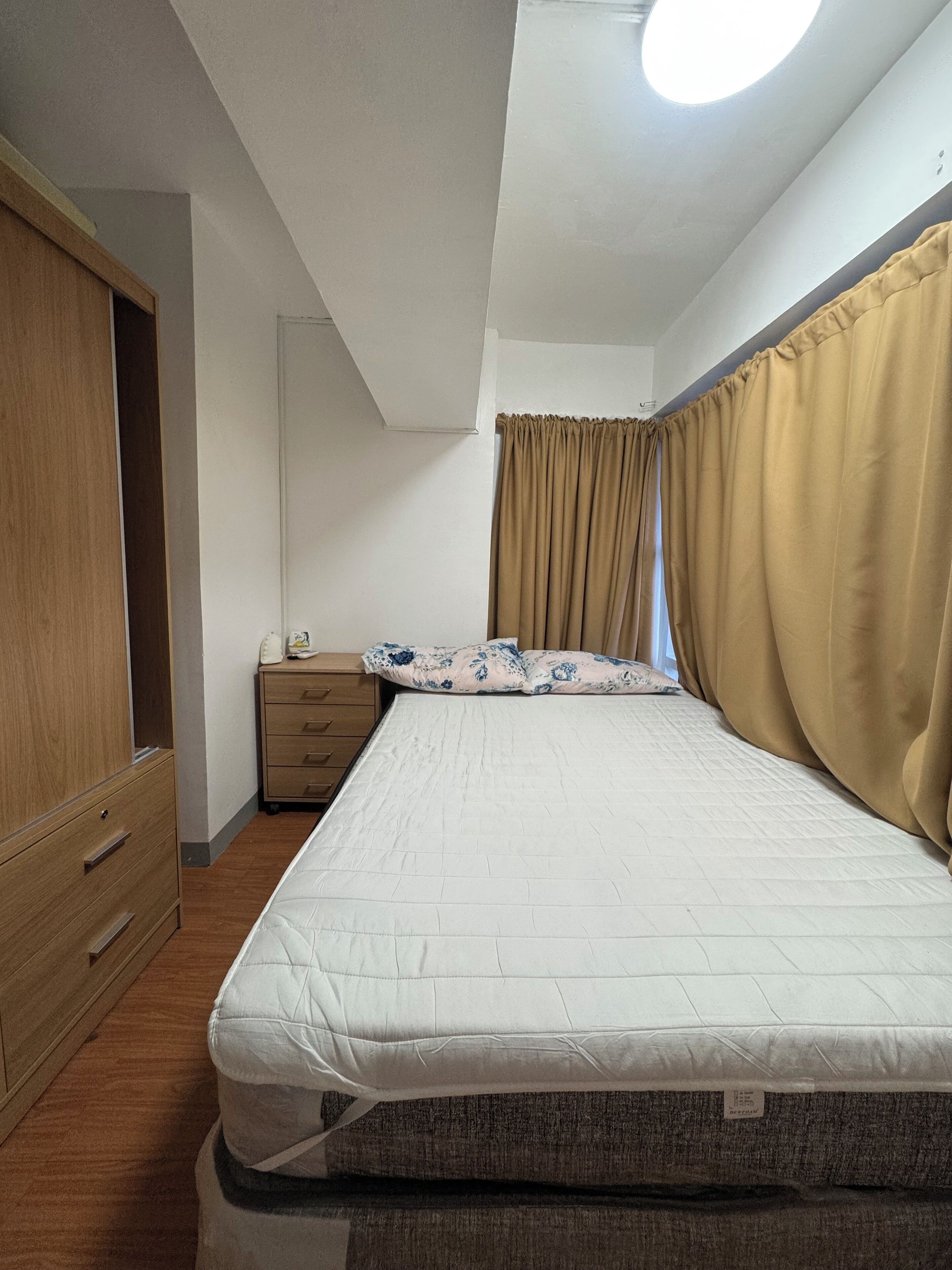 3 bedrooms, internet, bed sheets