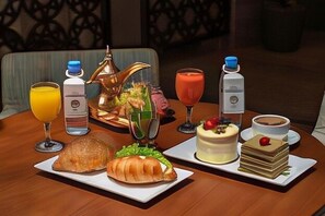 Food and drink - Aram Hotel - AlMeshael Exit 18 (Riyadh)