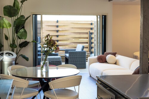 Private Villa with Open-Air Bath & Wood-Fired Sauna near the Ocean