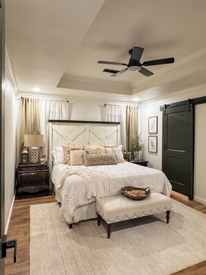 3 bedrooms, iron/ironing board, WiFi, bed sheets