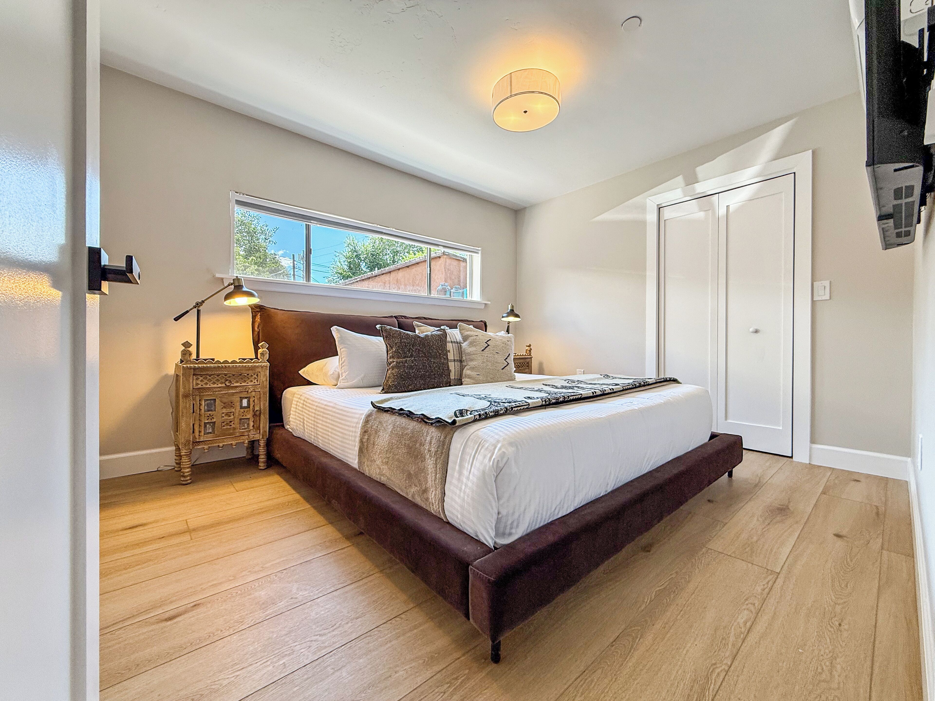 1 bedroom, desk, WiFi (free), bed sheets