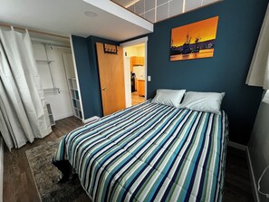 1 bedroom, iron/ironing board, WiFi, bed sheets - SPRUCE TIDE HOUSE 1-bedroom cottage in Homer, perfect for a relaxing getaway (Homer)