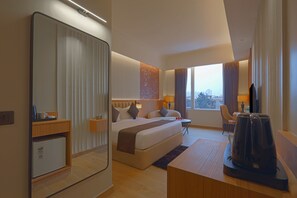 Habitació Deluxe, vistes a la ciutat | Planxa i posts de planxar i wifi gratuïta 