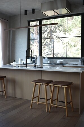 Mikrowelle, Ofen, Geschirrspüler