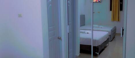 6 bedrooms, WiFi, bed sheets