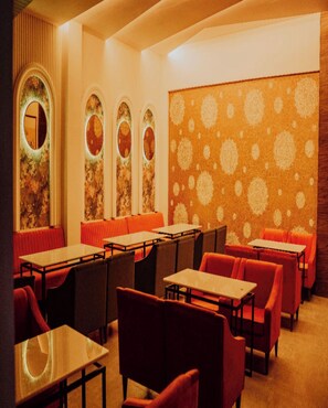 Dining - Hotel Phantom (Sri Ganganagar)