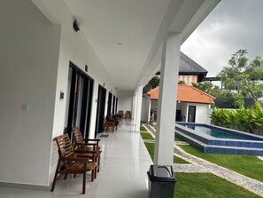 Deluxe-Zimmer, Gartenblick | Terrasse/Patio