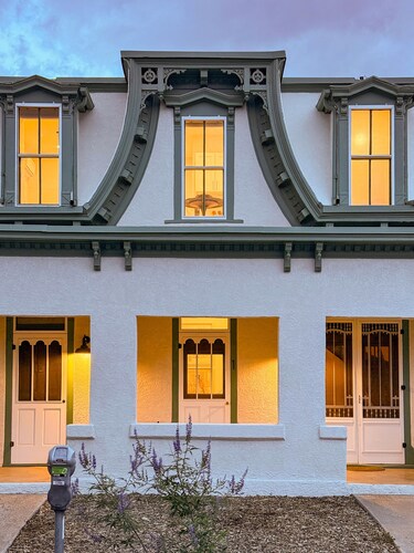 The Desert Lupine Suite at The Hesch -Premier Location -Railyard Arts District