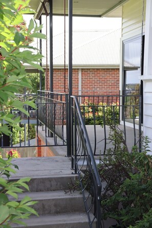 Exterior detail - Golden Views 5 min walk to Sovereign Hill A family friendly home away from home. (Golden Point)