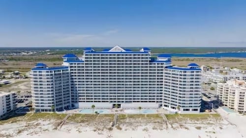 Lighthouse 1211, Spacious Beachfront Condo, Sleeps 8, 3 pools.  Owner managed.