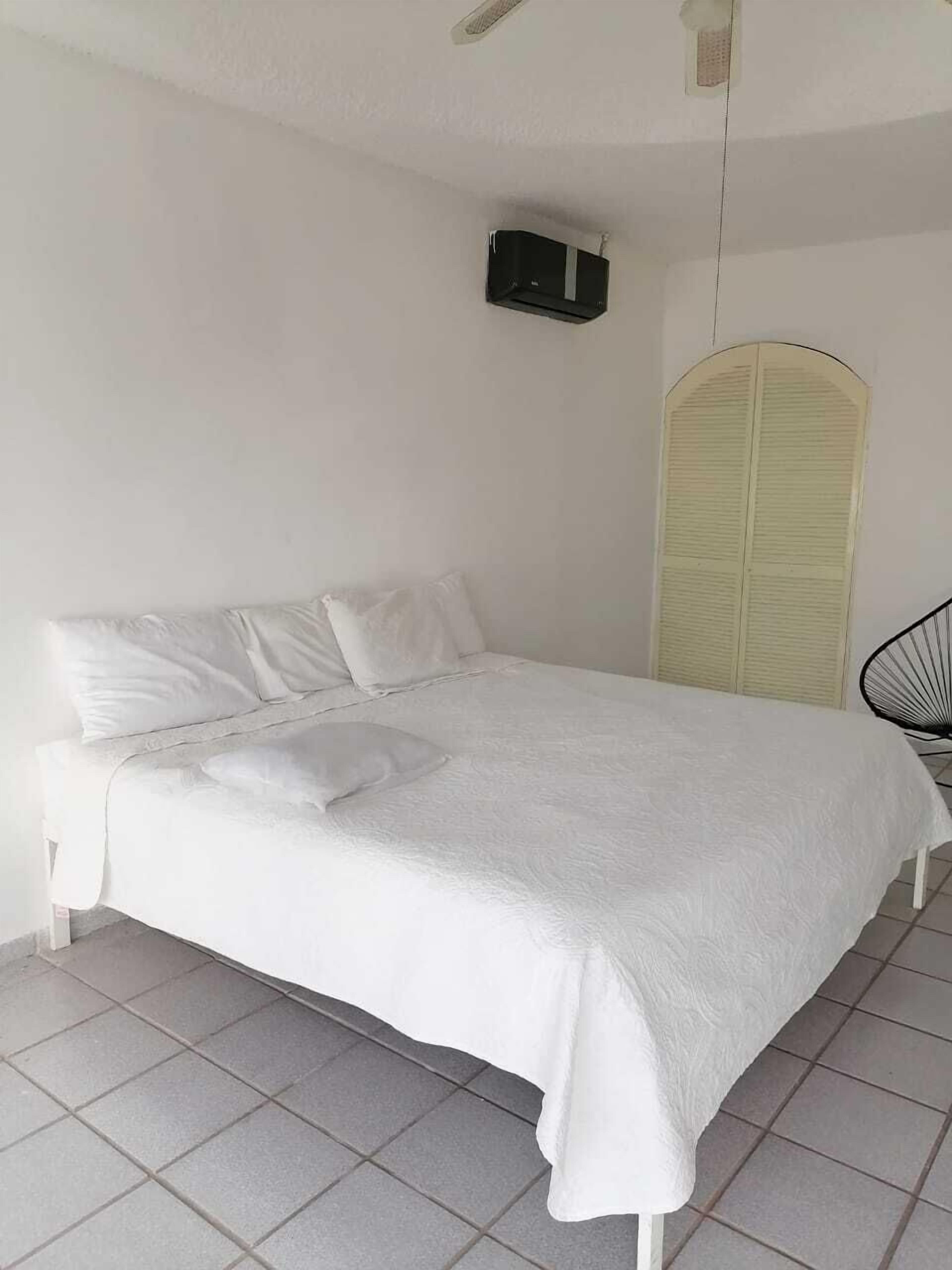 Habitación doble estándar, balcón, vista al lago | Wifi gratis 