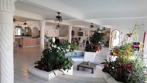 Unclassified image, 2 of 40, button - Hotel Marina Palace Tequesquitengo (Tequesquitengo)