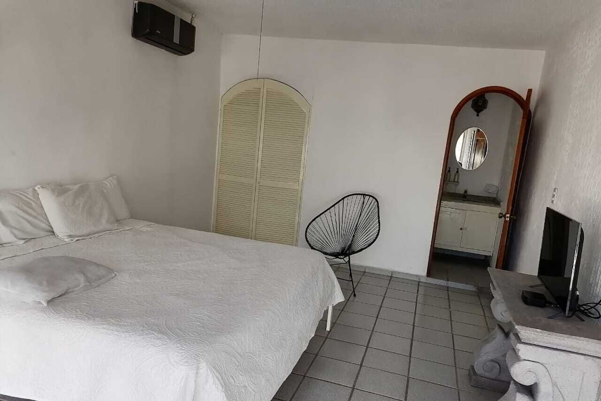 Habitación básica, balcón, vista al lago | Wifi gratis